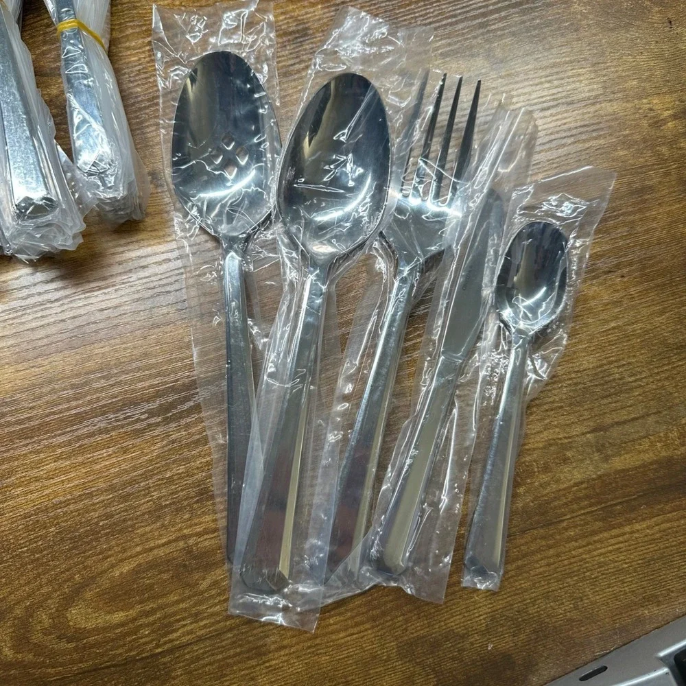 Oneida Chroma 65 Piece Flatware Set 18/10 Stainless Steel Service for 12 Silver